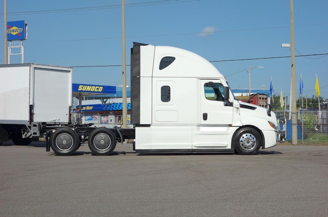2024 Freightliner Cascadia 126" Sleeper Cab photo 4