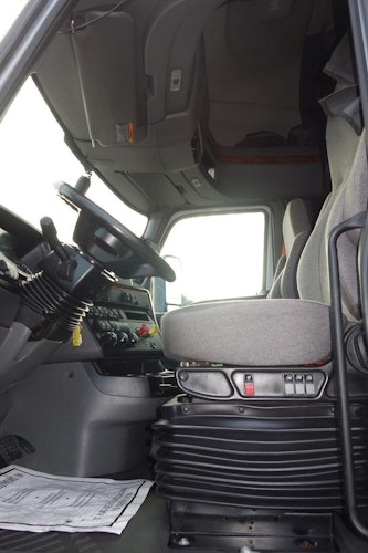 2022 International LT625 LT photo 2