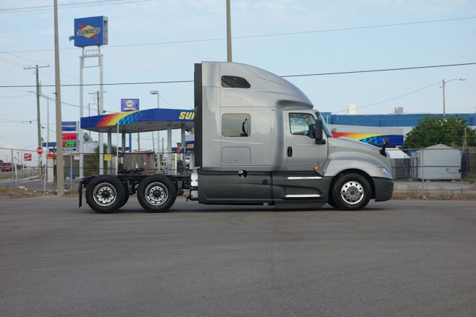 2022 International LT625 LT photo 3