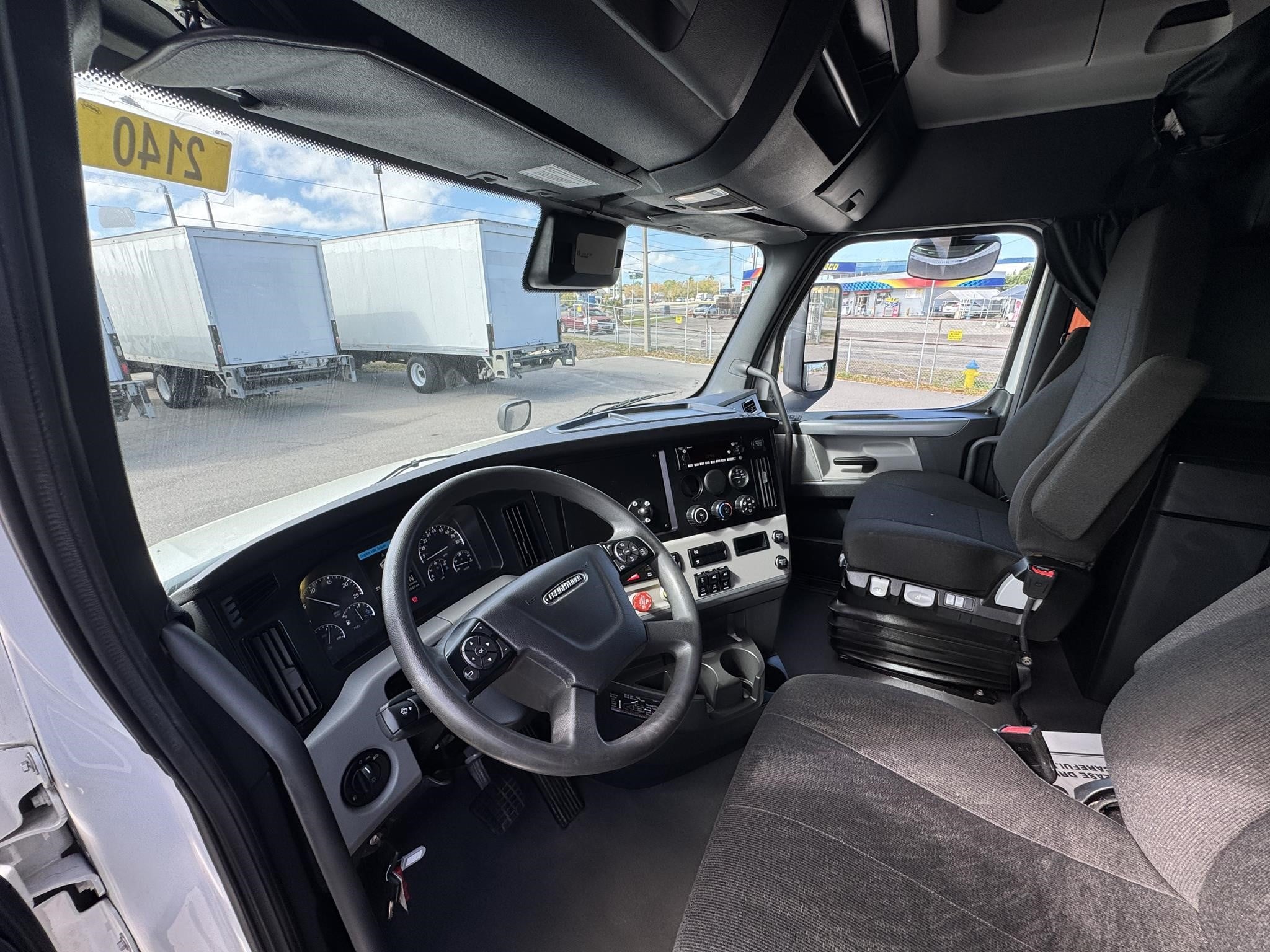 2022 Freightliner — photo 2