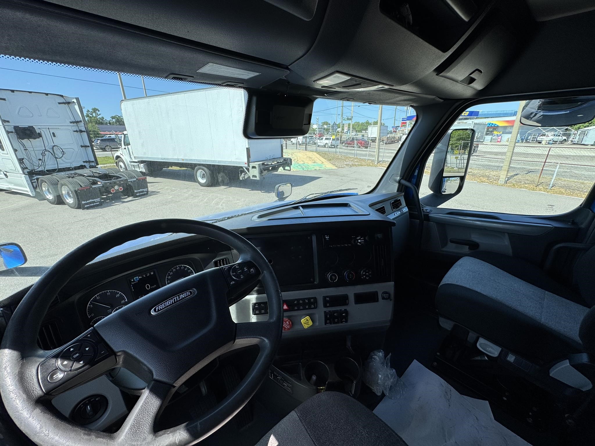 2022 Freightliner — photo 2