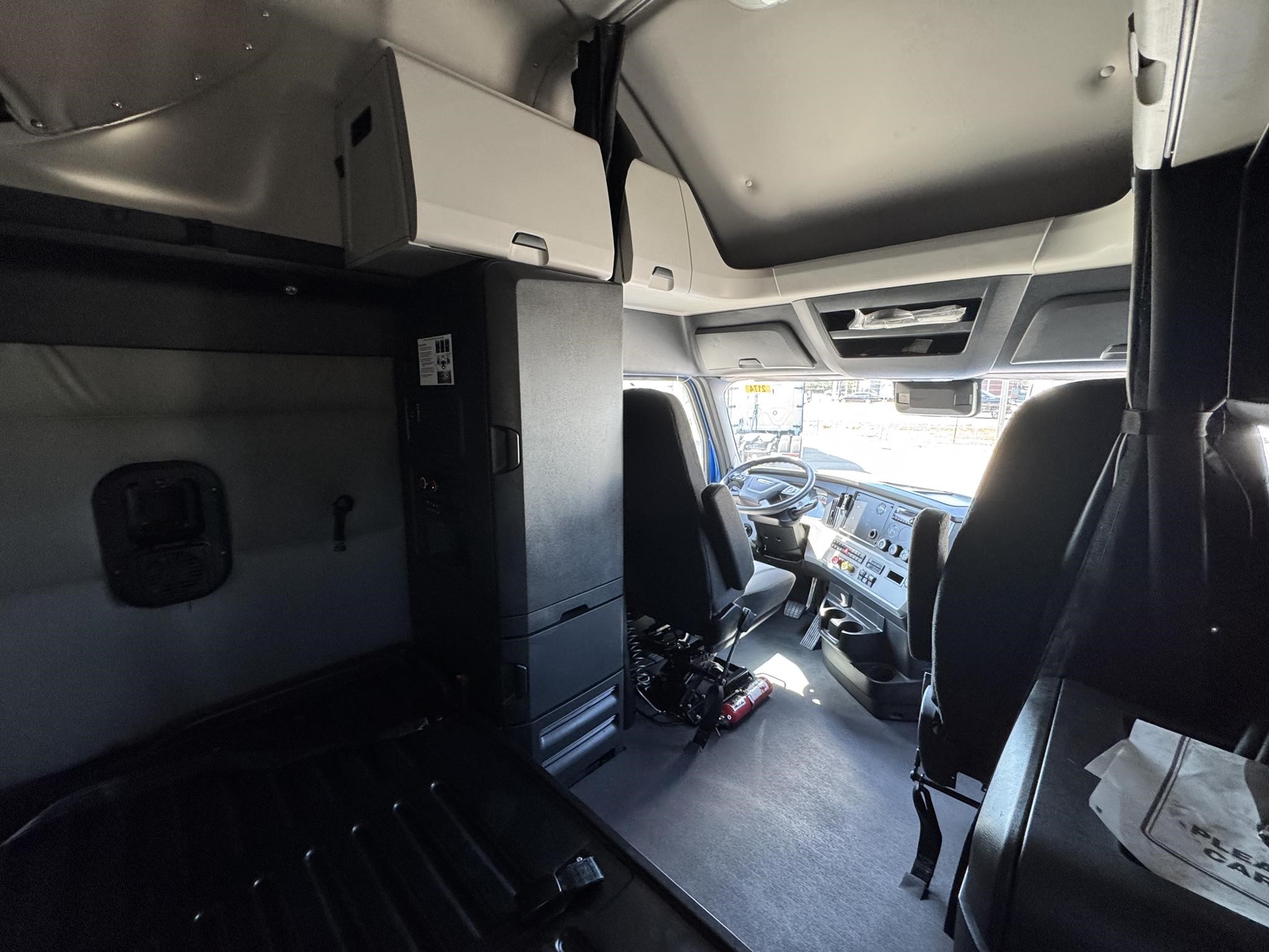 2021 Freightliner — photo 5