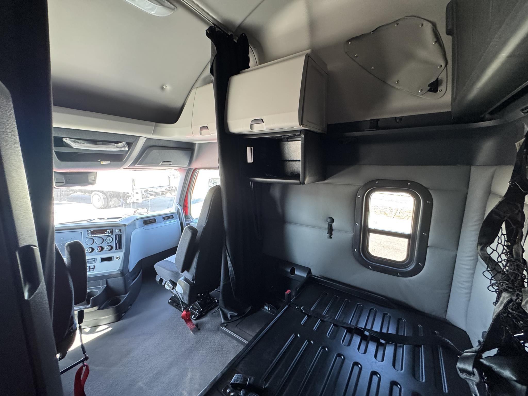 2022 Freightliner — photo 4
