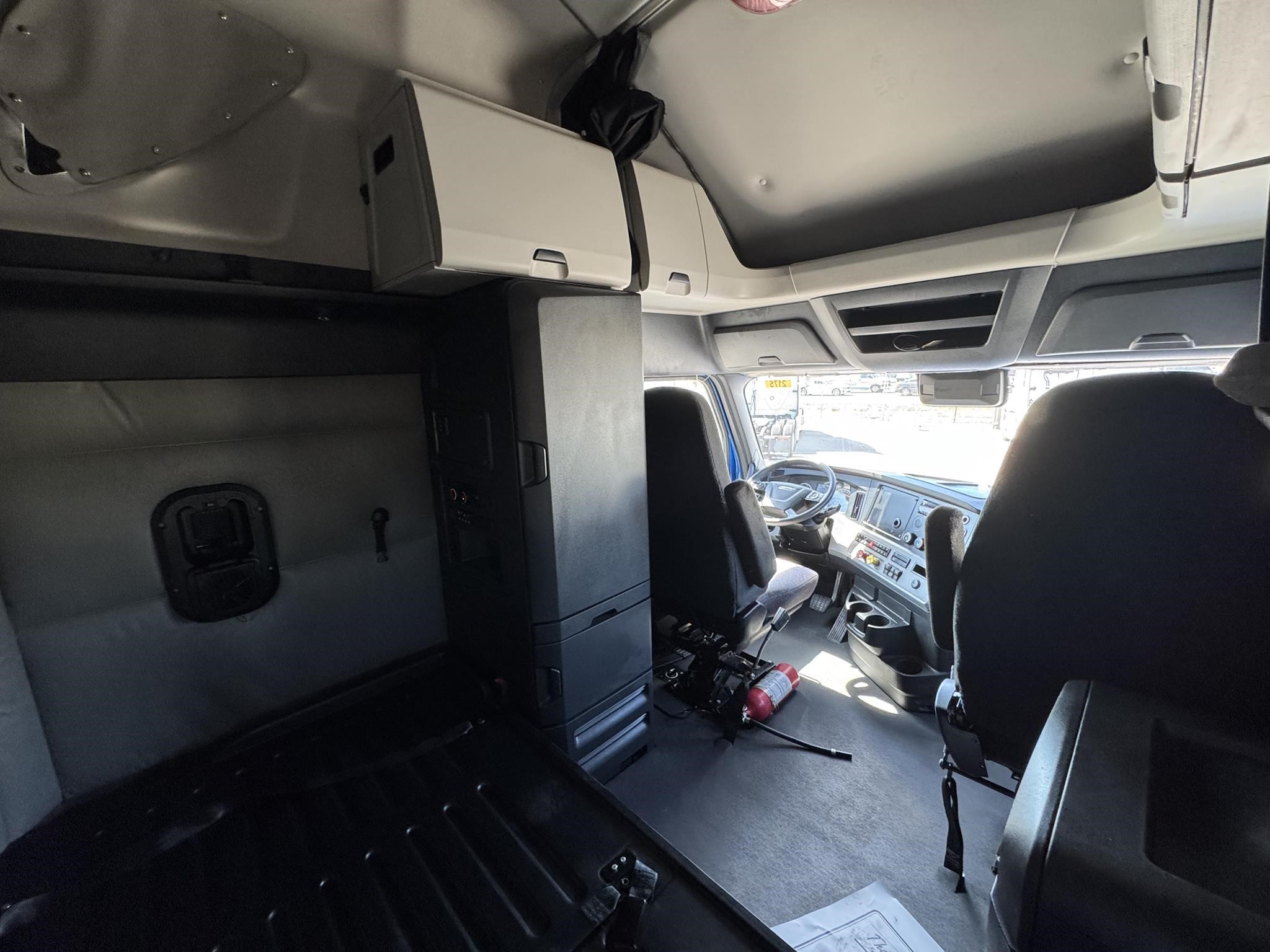 2022 Freightliner — photo 5