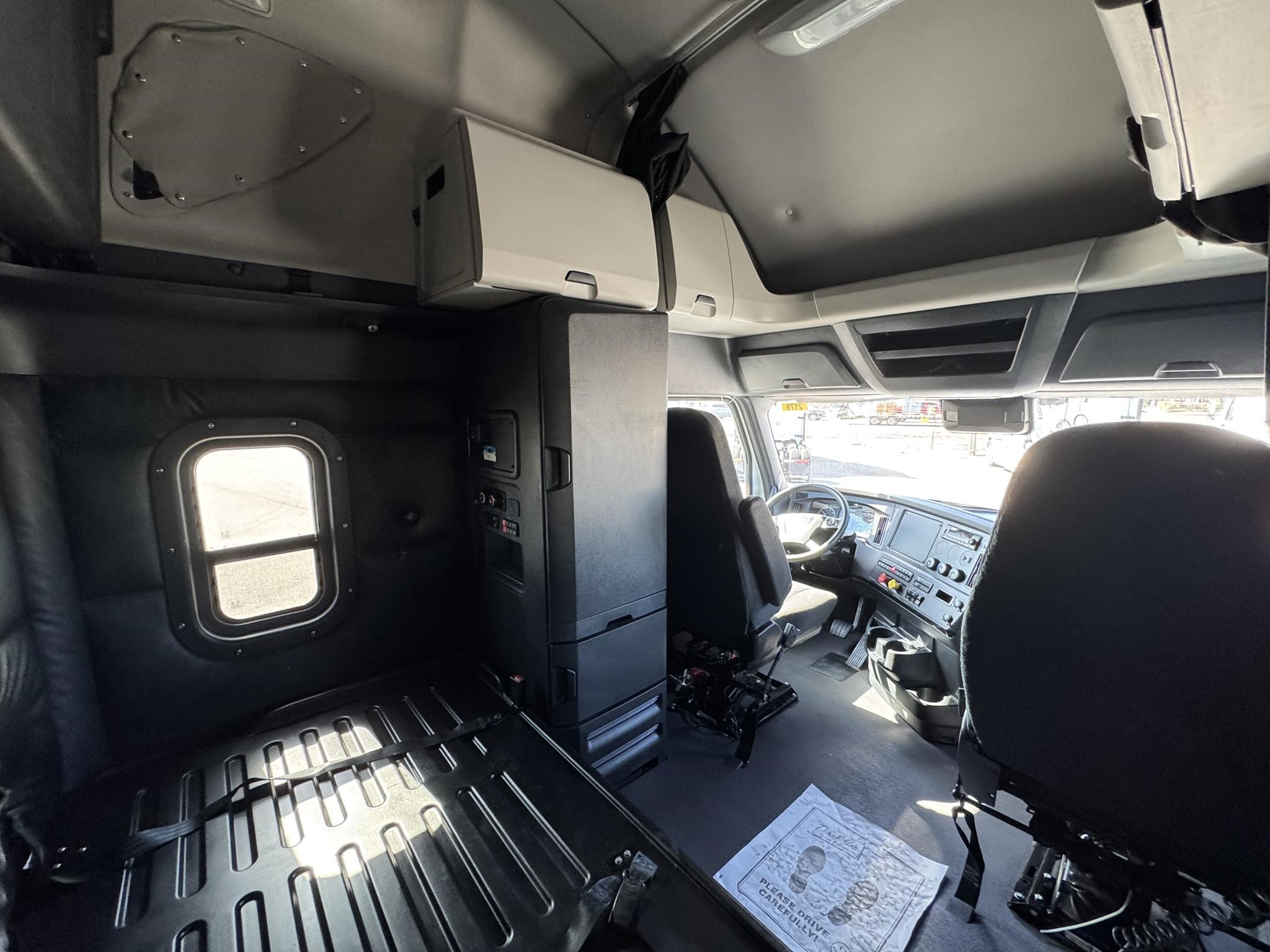 2023 Freightliner — photo 5