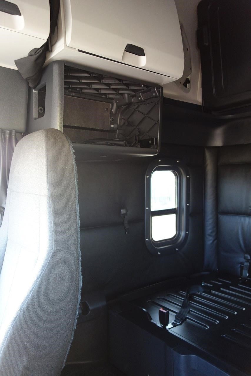 2023 Freightliner — photo 3