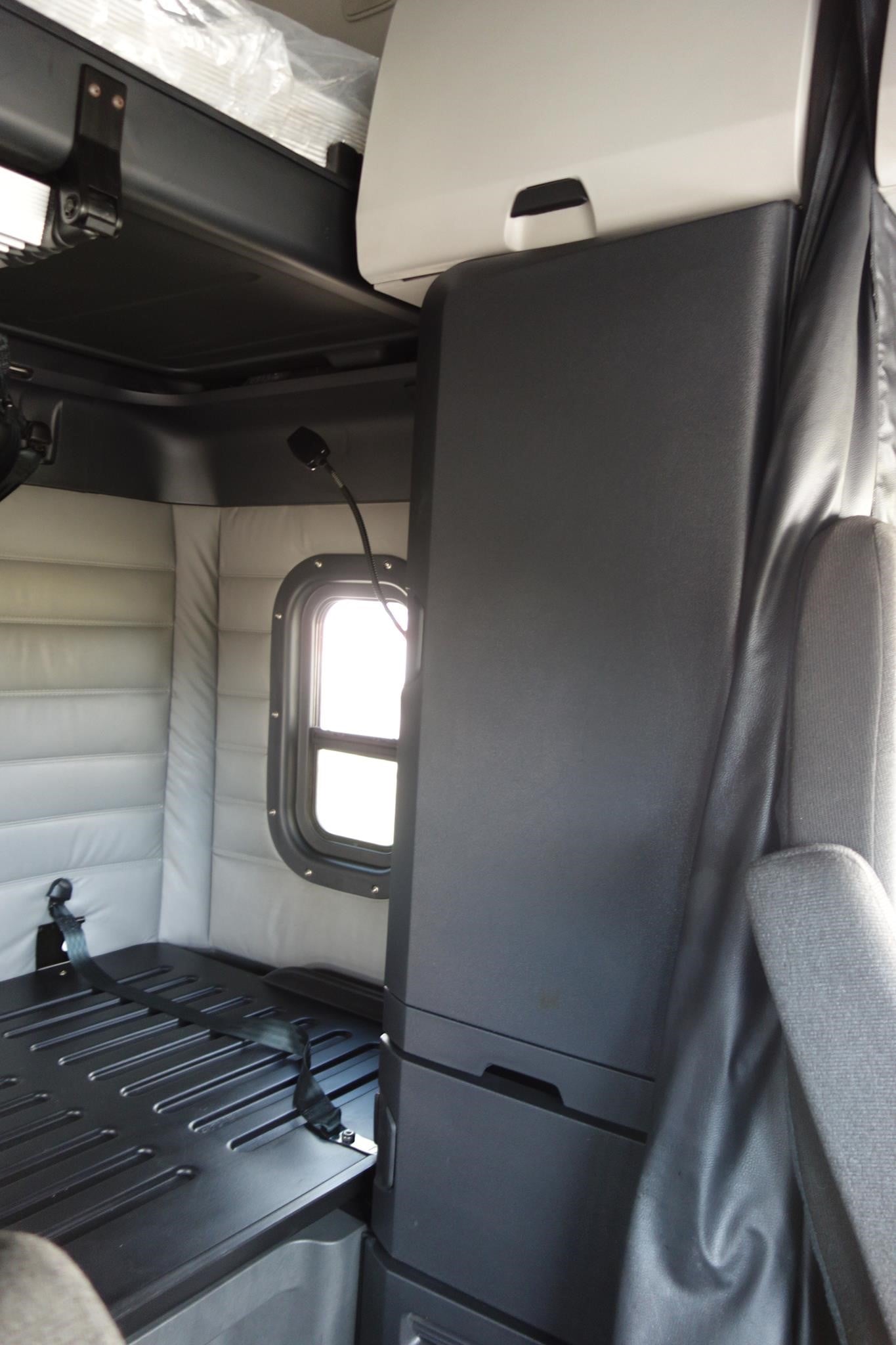 2023 Freightliner — photo 7
