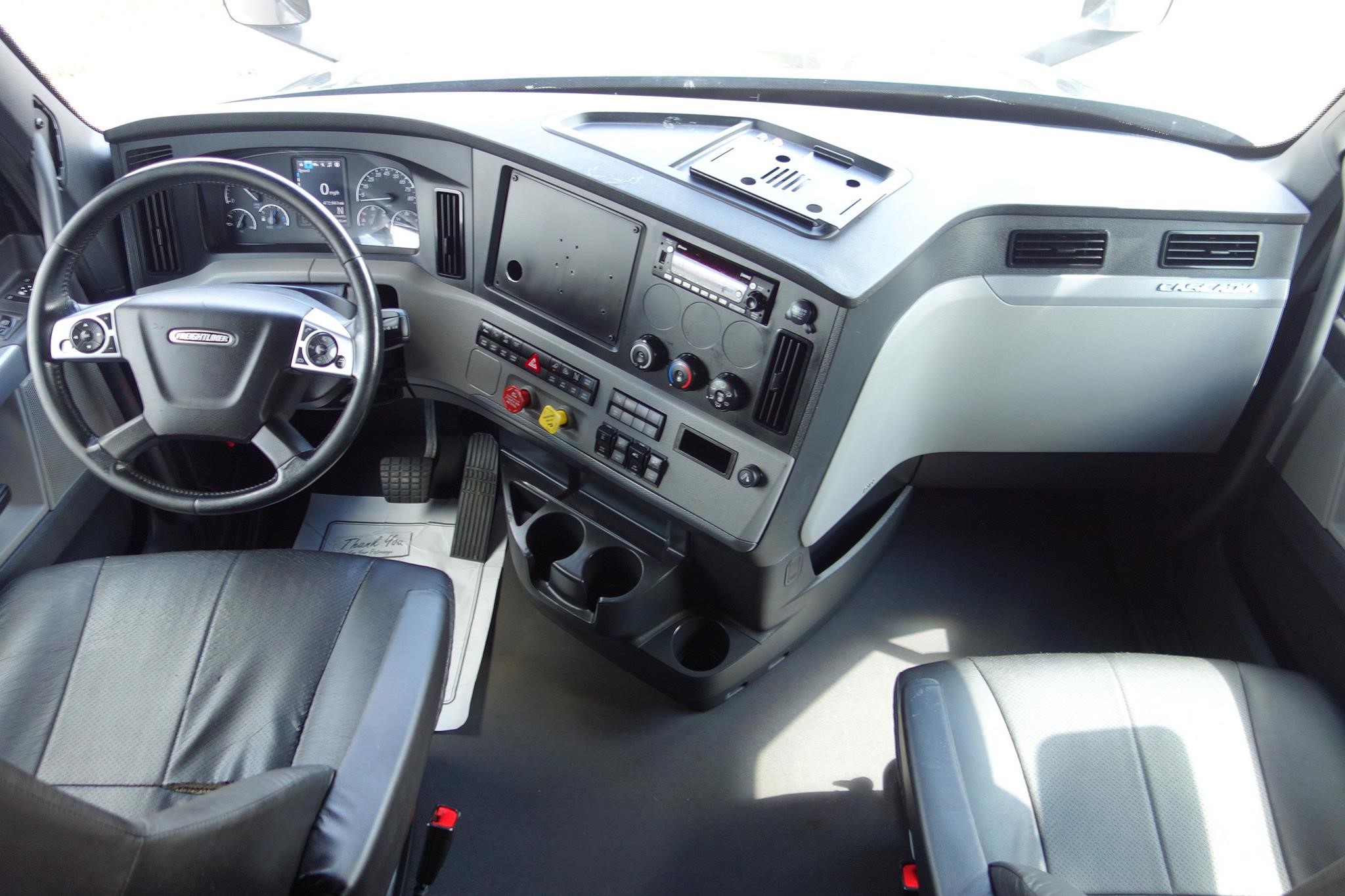 2022 Freightliner — photo 2