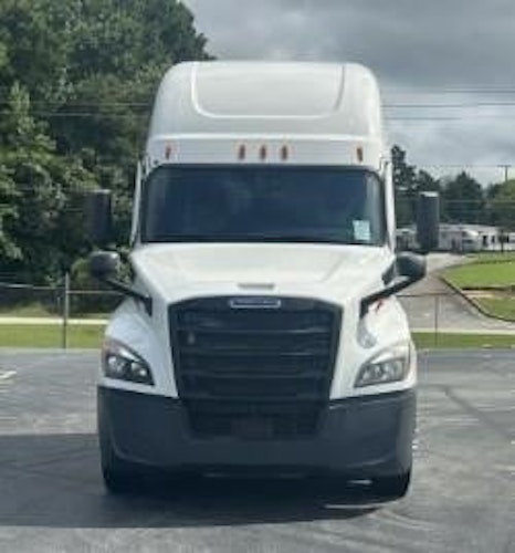 2021 Freightliner Cascadia 126" Sleeper Cab photo 2