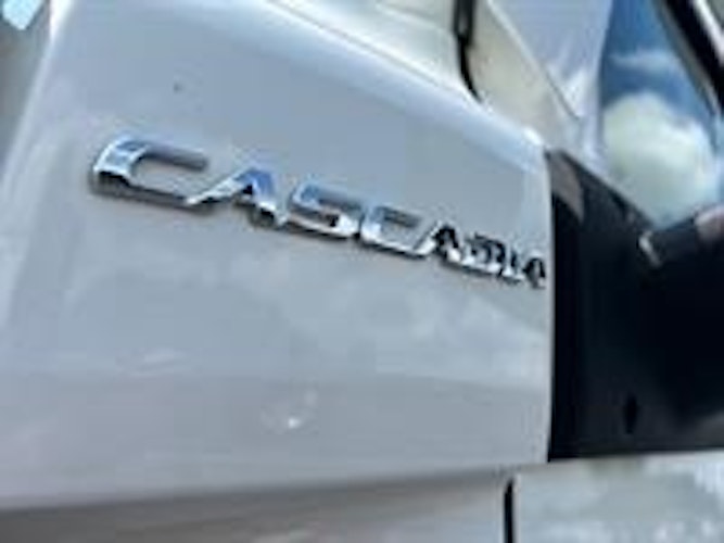 2021 Freightliner Cascadia 126" Sleeper Cab photo 4