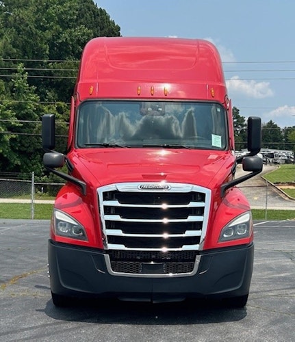 2022 Freightliner Cascadia 126" Sleeper Cab photo 2