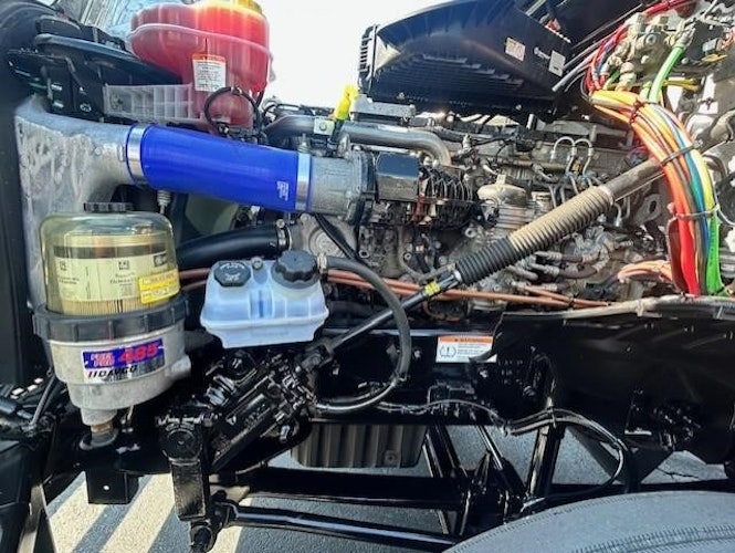 2021 Freightliner Cascadia 126" Day cab photo 2