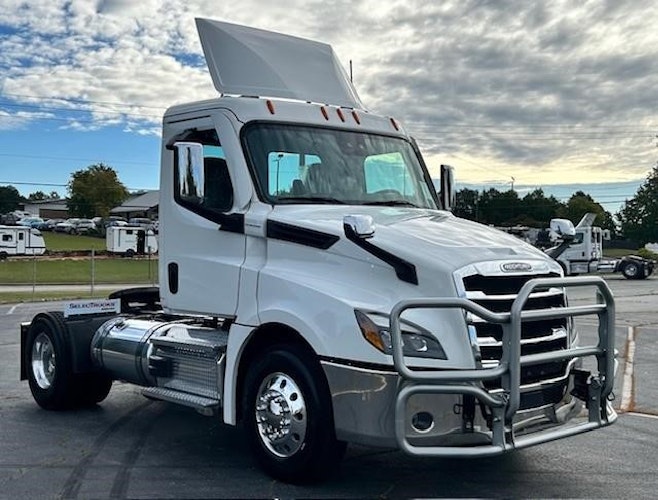 2022 Freightliner Cascadia 126" Day cab photo 3