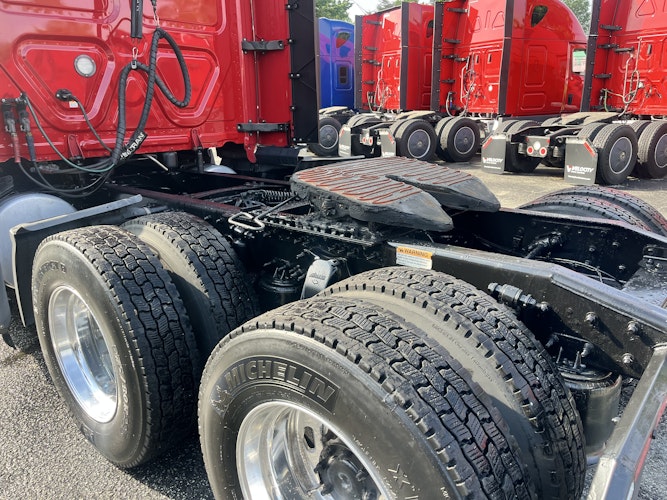 2020 Freightliner Cascadia 126" Sleeper Cab photo 3