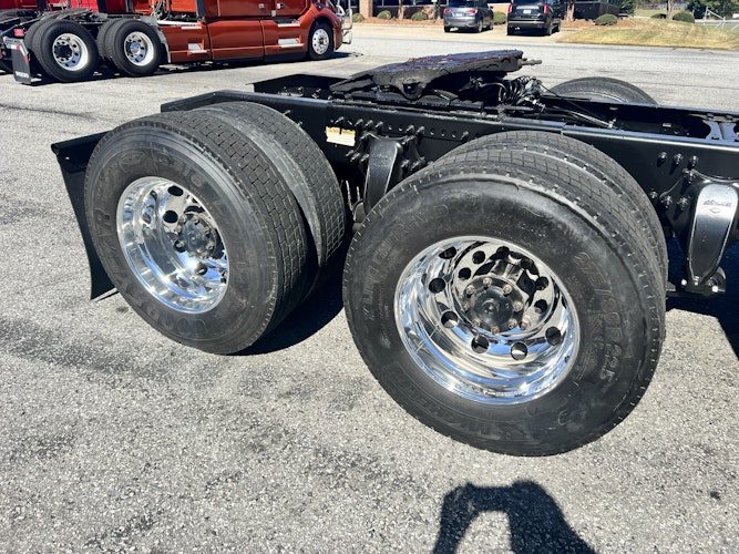 2021 Freightliner Cascadia 126" Sleeper Cab photo 3