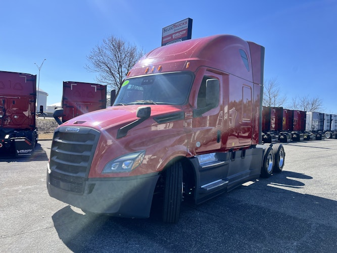 2021 Freightliner Cascadia 126" Sleeper Cab photo 2