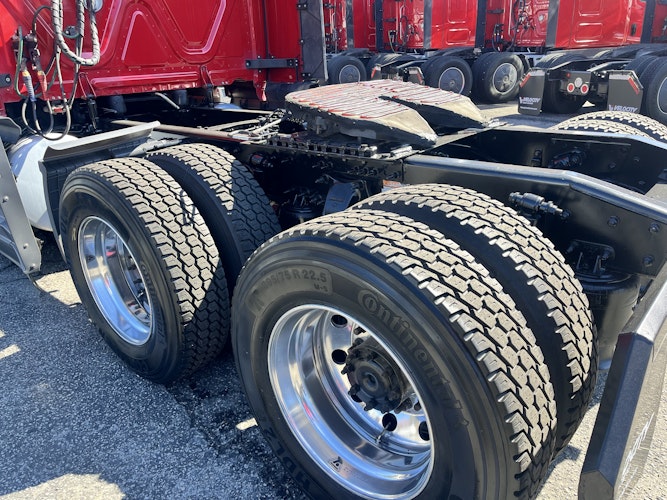 2021 Freightliner Cascadia 126" Sleeper Cab photo 4