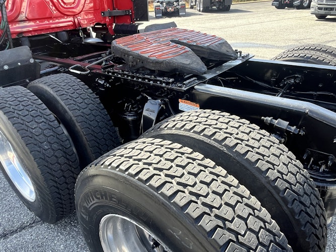 2021 Freightliner Cascadia 126" Sleeper Cab photo 3