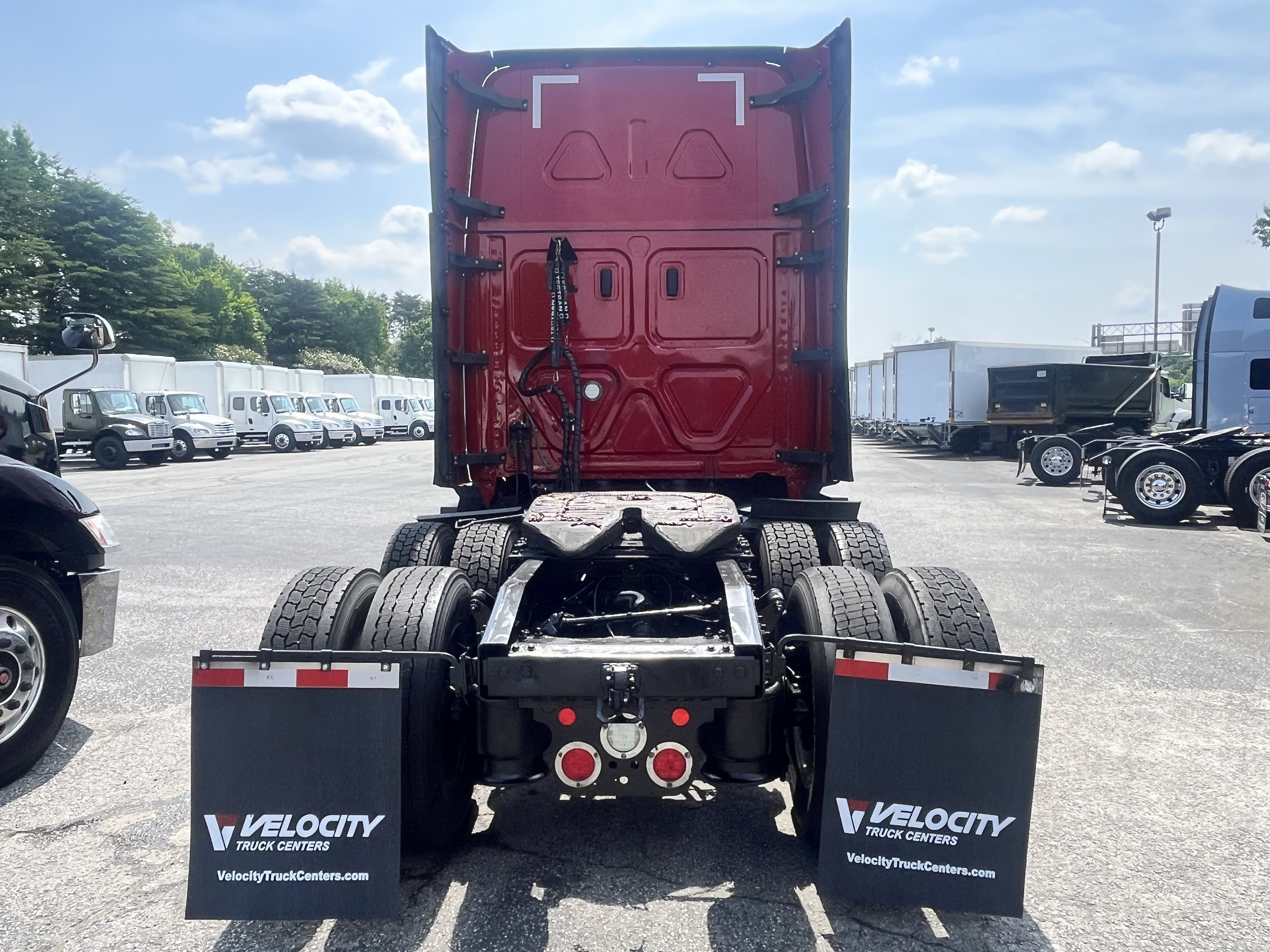 2021 Freightliner Cascadia in Greensboro, NC — photo 4
