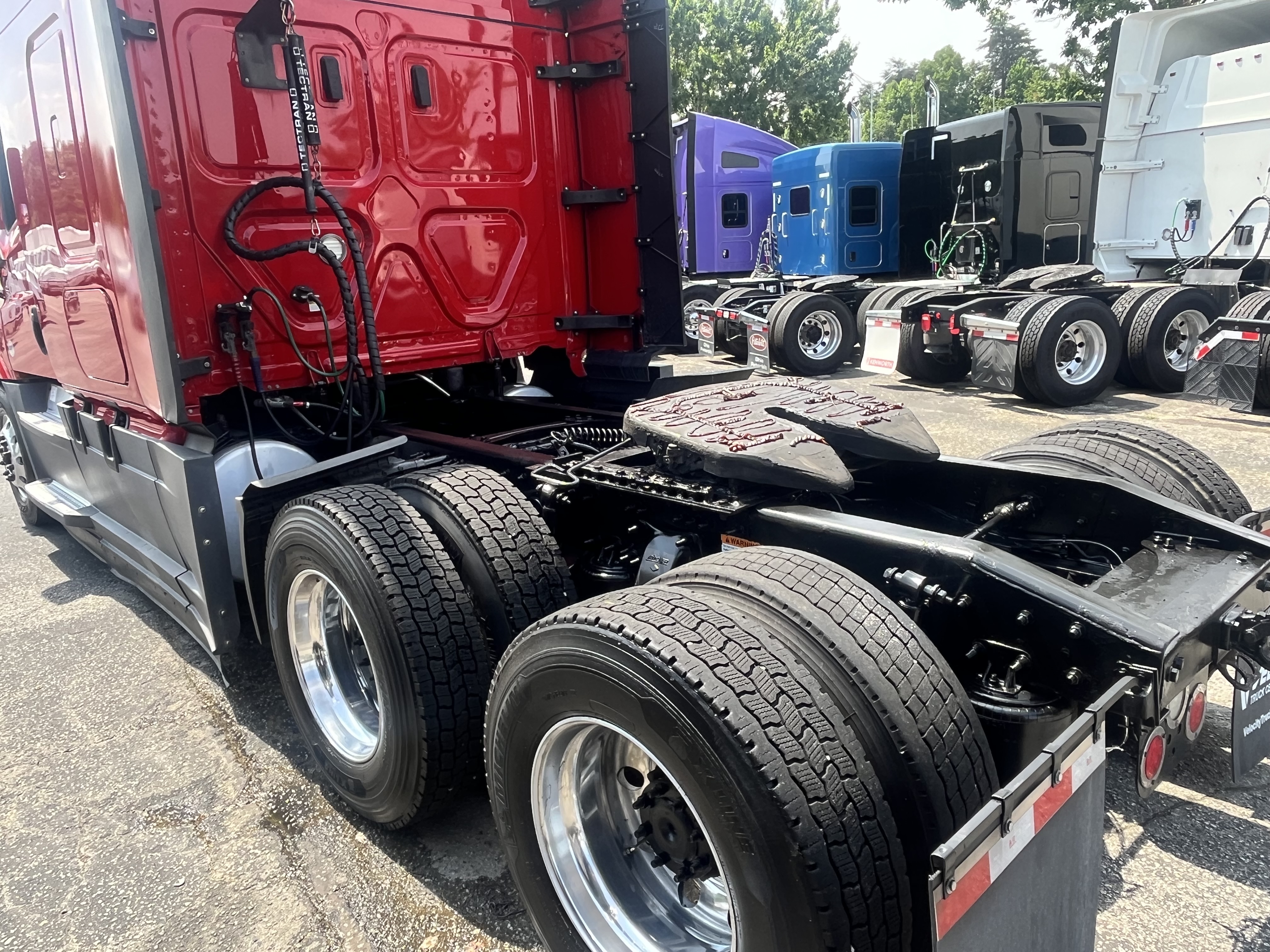 2021 Freightliner Cascadia in Greensboro, NC — photo 3