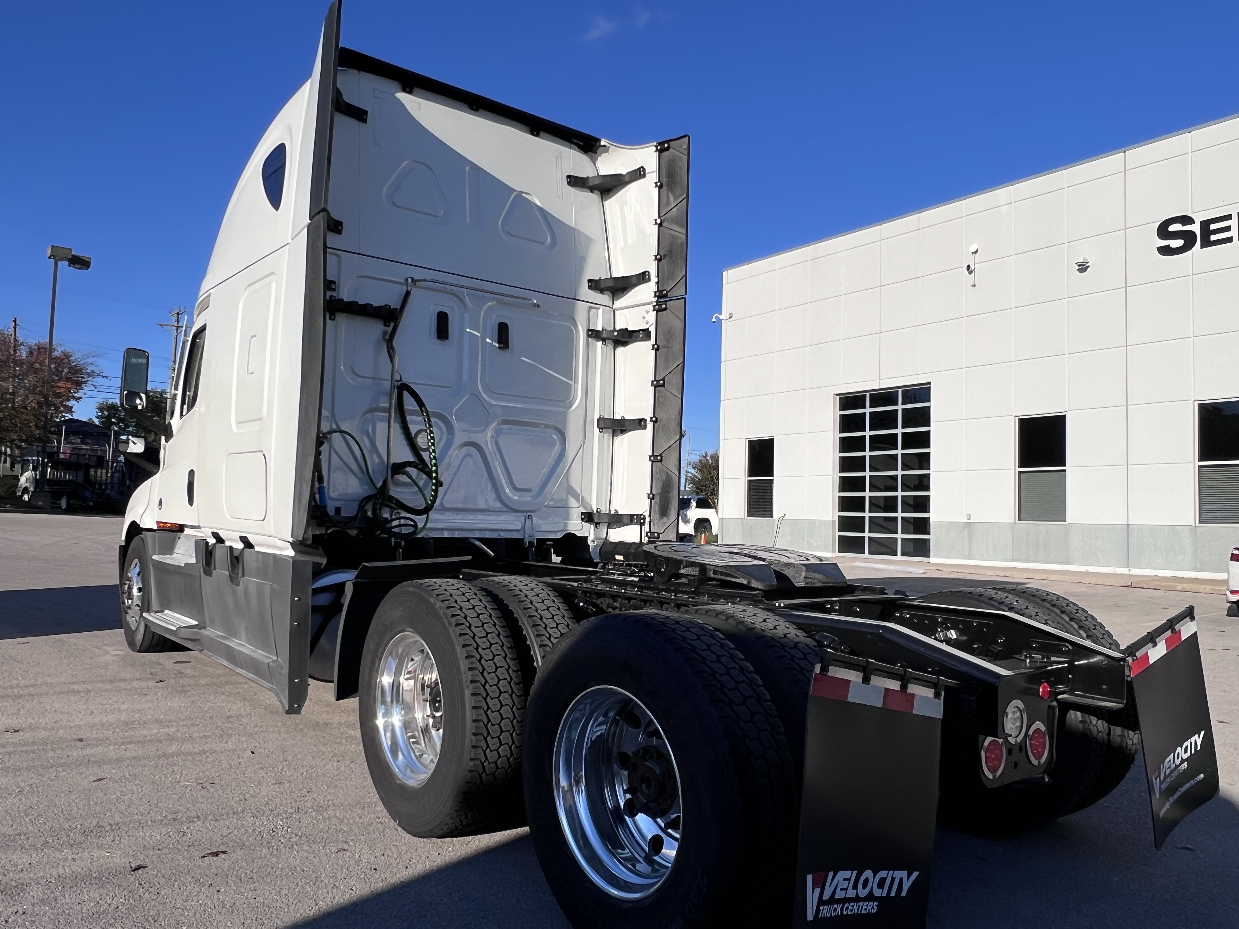 2023 Freightliner Cascadia in Nashville, TN — photo 5