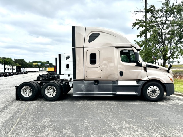 2021 Freightliner Cascadia in Nashville, TN — photo 3