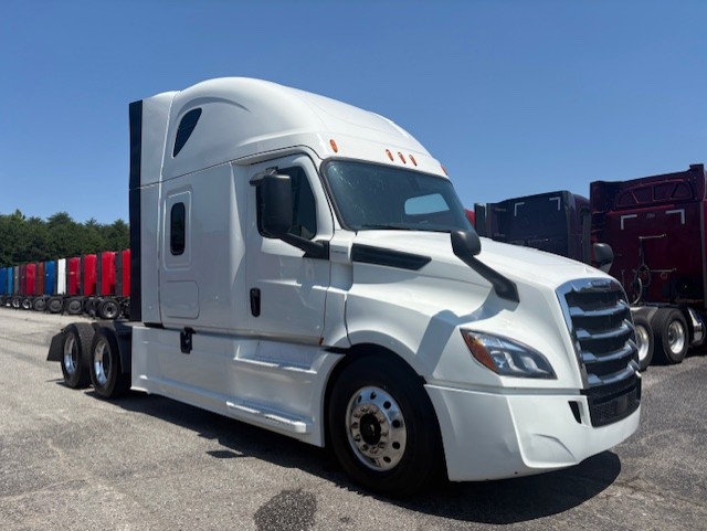 2020 Freightliner Cascadia in Greensboro, NC — photo 7
