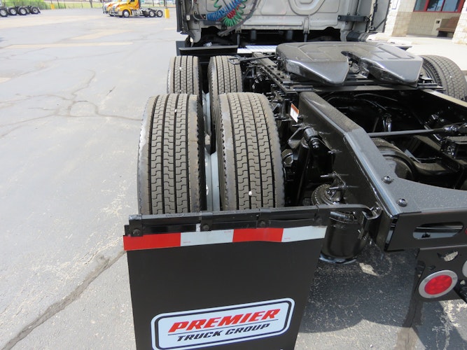 2023 Freightliner Cascadia 126" Sleeper Cab photo 4