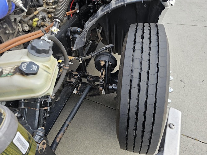 2023 Freightliner Cascadia 126" Day cab photo 3