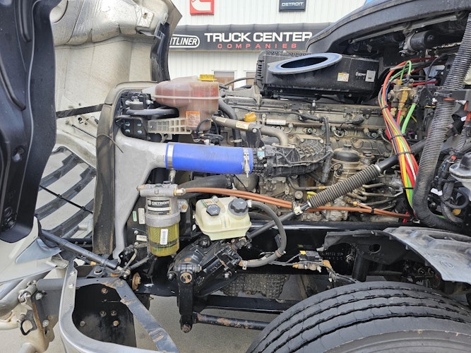 2023 Freightliner Cascadia 126" Day cab photo 4