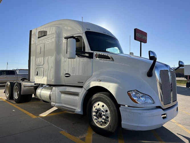 2019 Kenworth T680 photo 3