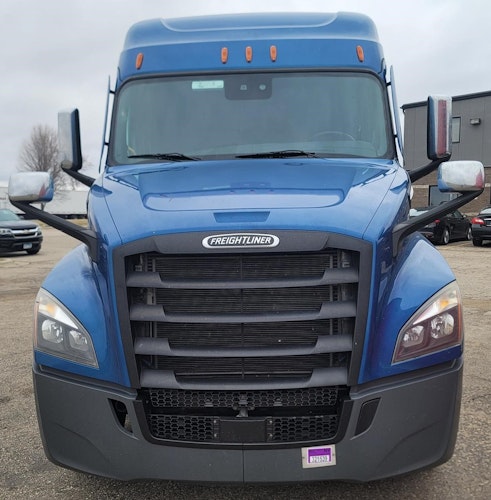 2021 Freightliner Cascadia 126" Sleeper Cab photo 3