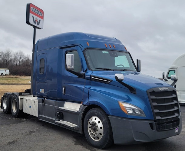 2021 Freightliner Cascadia 126" Sleeper Cab photo 4