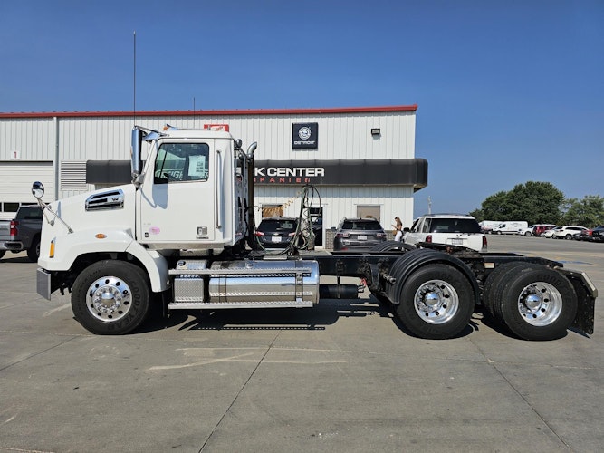 2021 Western Star 4700 photo 3