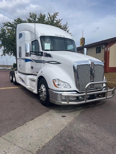 2022 Kenworth T680 photo 3