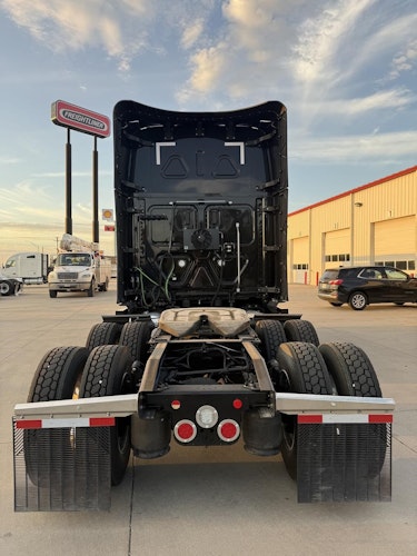 2024 Freightliner Cascadia 126" Sleeper Cab photo 3