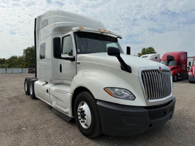 2019 International LT625 LT photo 2