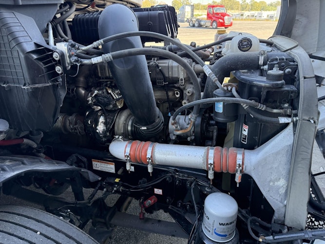 2022 Freightliner Cascadia 126" Sleeper Cab photo 4