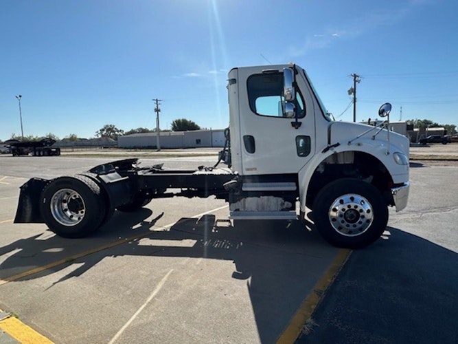 2011 Freightliner M2 106 Medium Duty photo 4