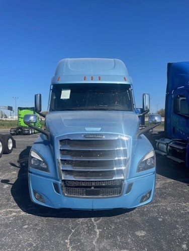 2024 Freightliner Cascadia 126" Sleeper Cab photo 2