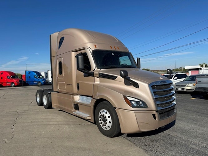 2022 Freightliner Cascadia 126" Sleeper Cab photo 4