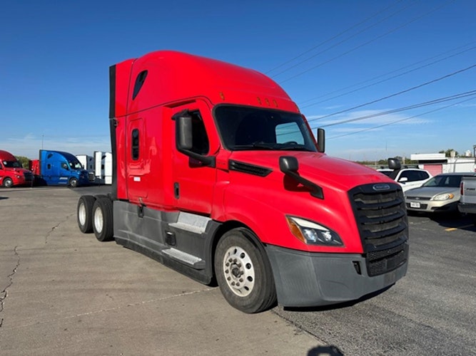2022 Freightliner Cascadia 126" Sleeper Cab photo 4