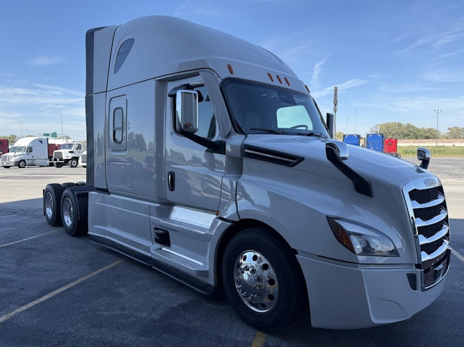 2024 Freightliner Cascadia 126" Sleeper Cab photo 3