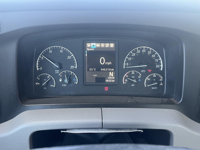 2019 Freightliner Cascadia 126" Day cab photo 2