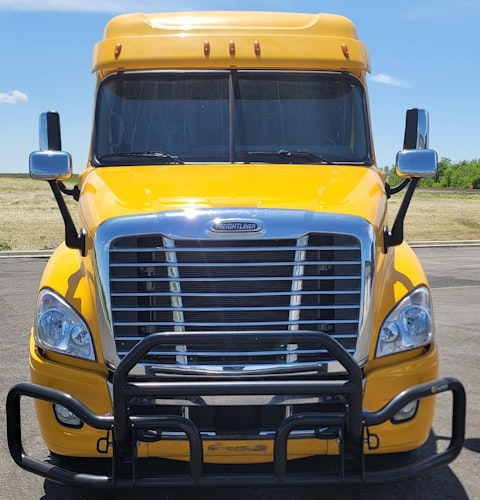 2017 Freightliner Cascadia 125" Sleeper Cab photo 2