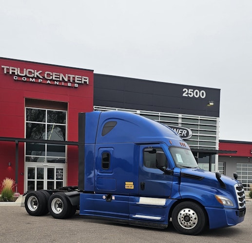 2021 Freightliner Cascadia 126" Sleeper Cab photo 2