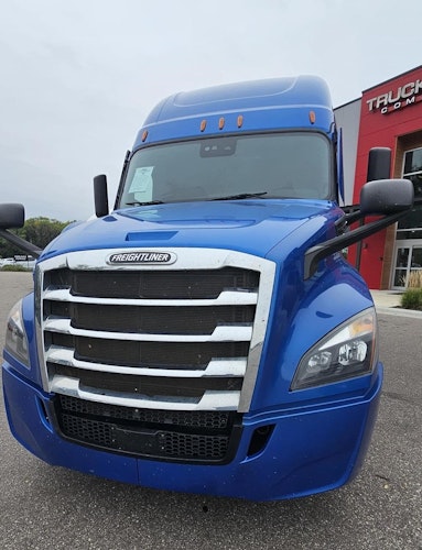 2021 Freightliner Cascadia 126" Sleeper Cab photo 3