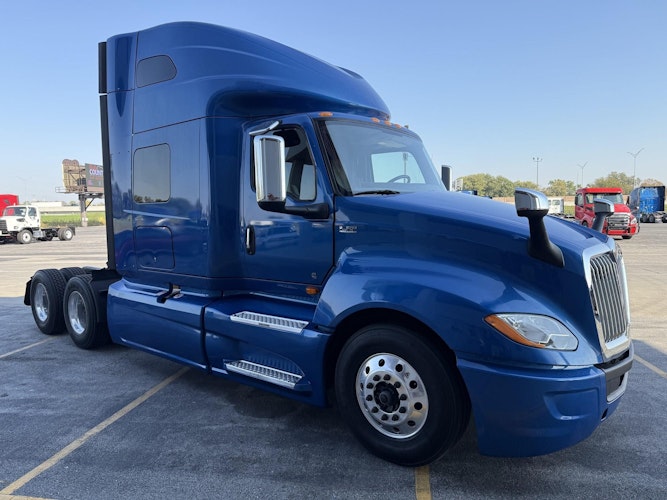 2021 International LT625 LT photo 3