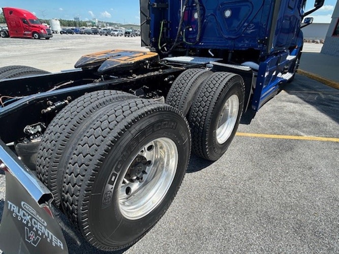 2023 Freightliner Cascadia 126" Sleeper Cab photo 4