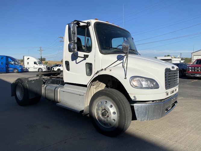 2021 Freightliner M2 106 Medium Duty photo 3